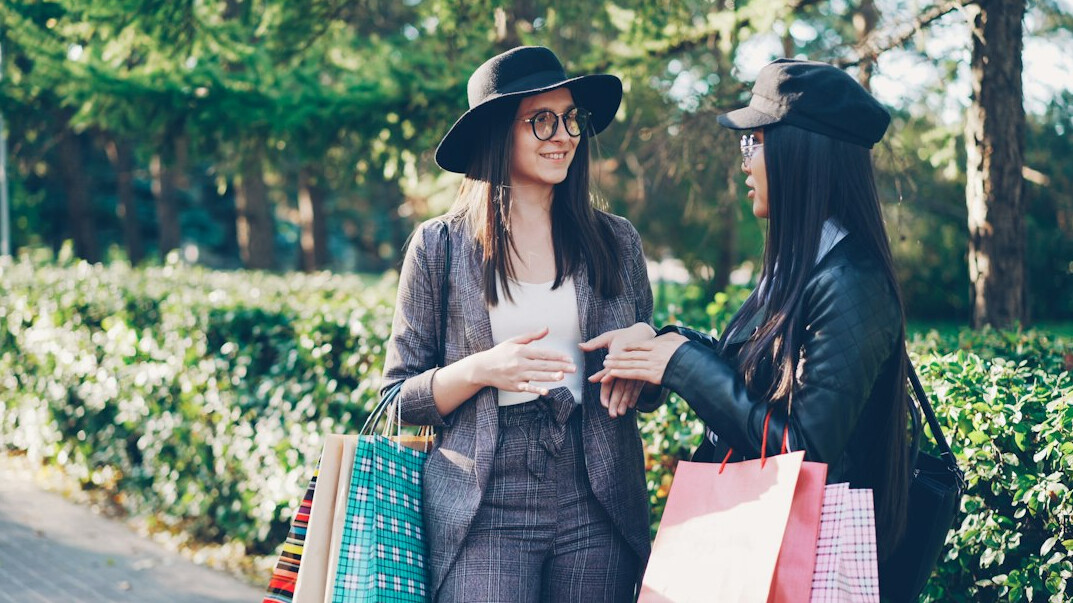 detective in disguise shopping