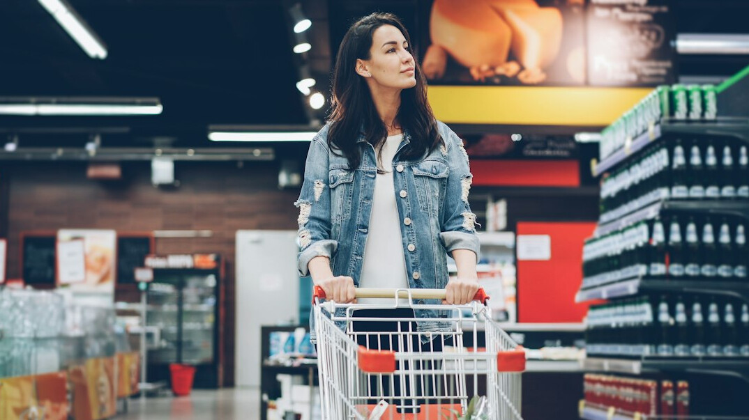 plainclothes security in supermarket